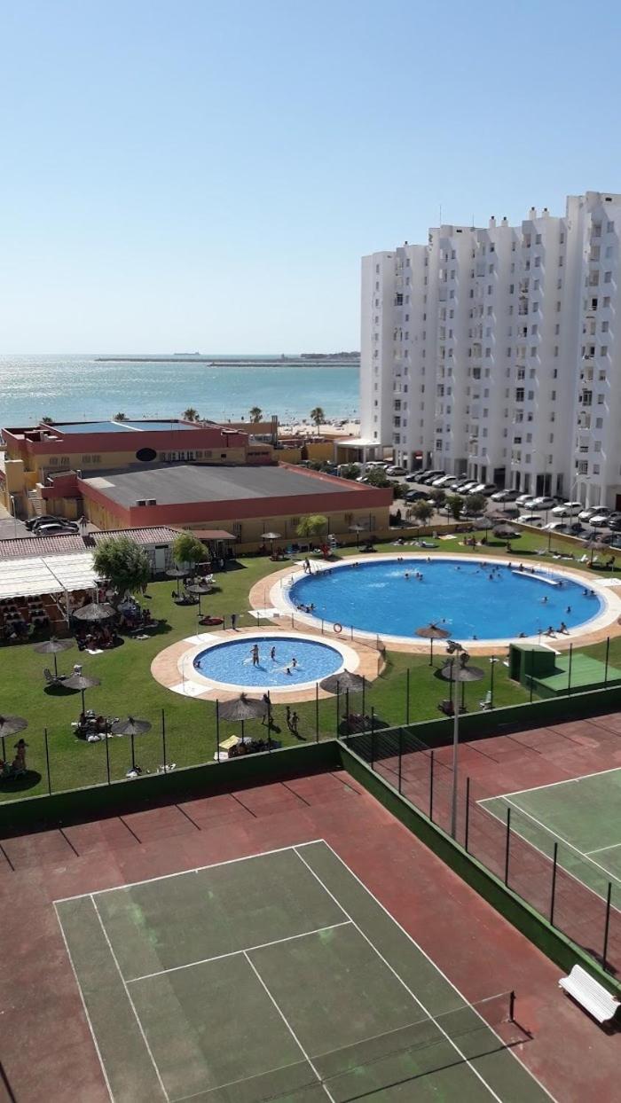 Gatu Arena " Preferente Mayores De 25 Anos Y Familias " Ель-Пуерто-де-Санта-Марія Екстер'єр фото